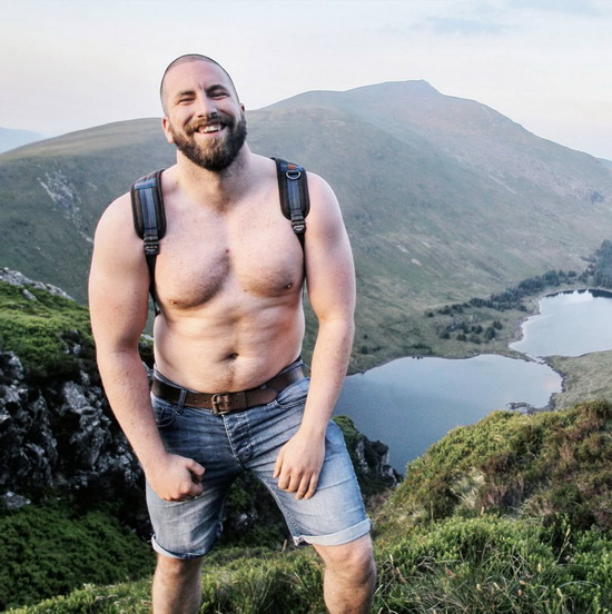 NatureMEN project - strong musclebear photography